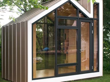 Bigfoot Awning, fixed and hinged door port-skihil-hero 1